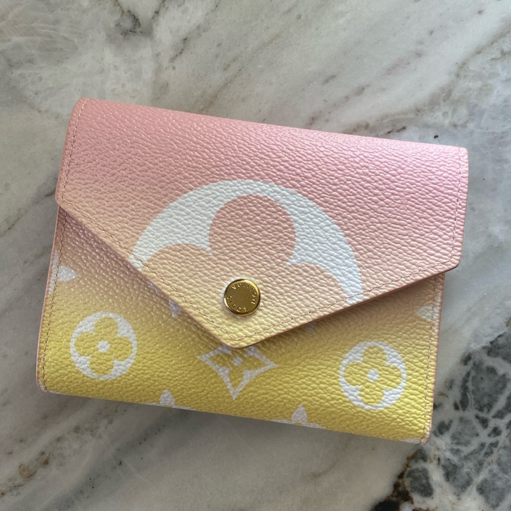 BNIB Louis Vuitton Summer By The Pool LV Victorine